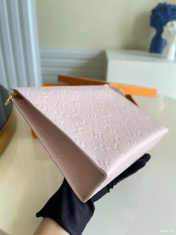 Cheap LOUIS VUITTON POCHETTE VOYAGE 0610